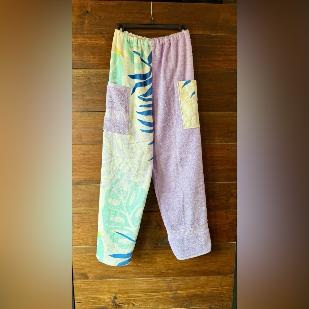 Towel pants tropical and purple